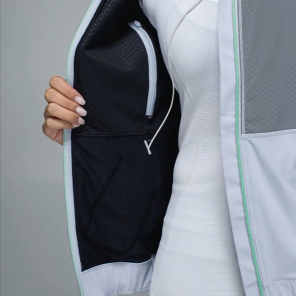 Lululemon light speed jacket reflective - Picture 7 of 9